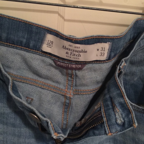 Abercrombie and Fitch distressed jeans - Picture 2 of 3